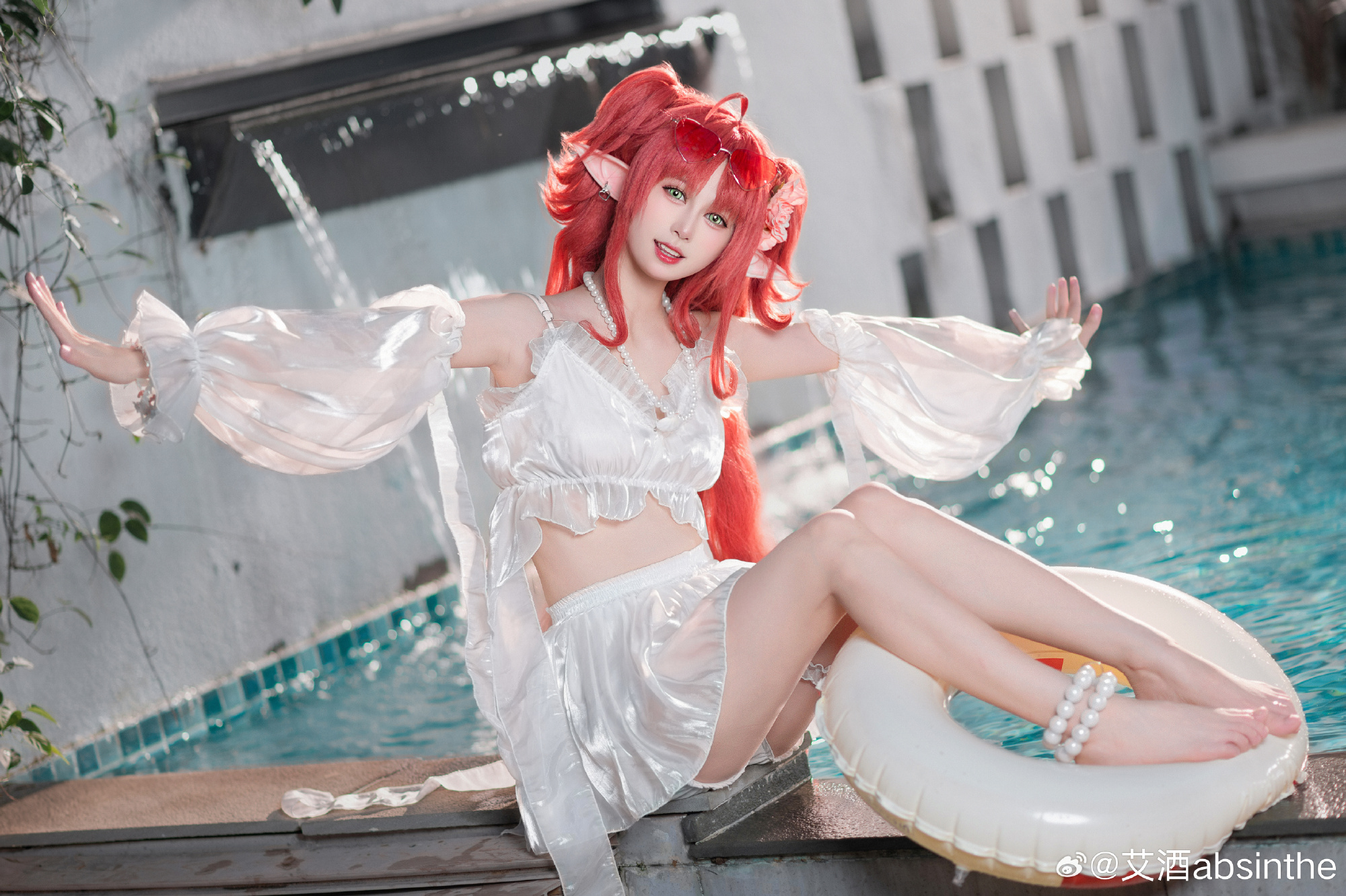 夏日绝美 cosplay 泳装，让你成为海滩焦点